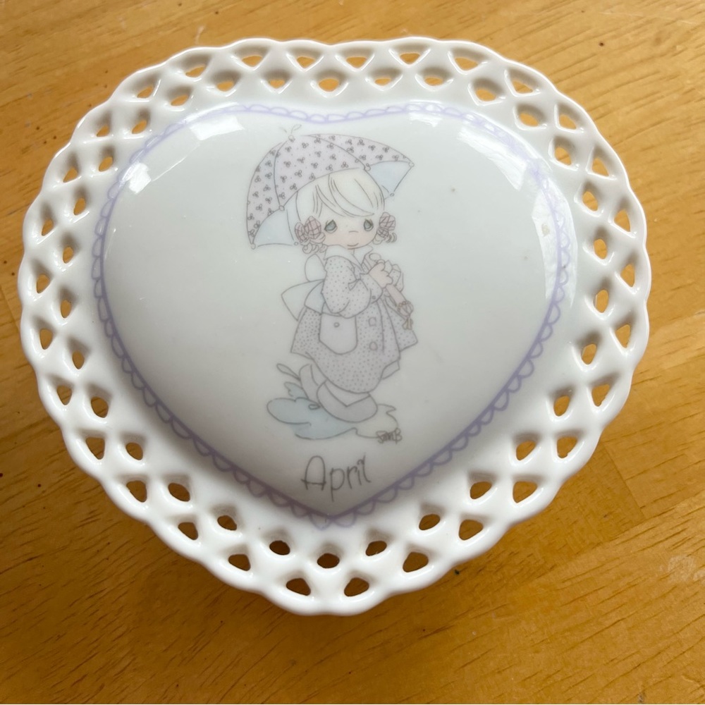 1985 Precious Moments Heart Trinket Box April